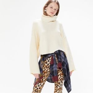 UO Beloved Boxy Cropped Turtleneck Perfect Christmas Sweater!